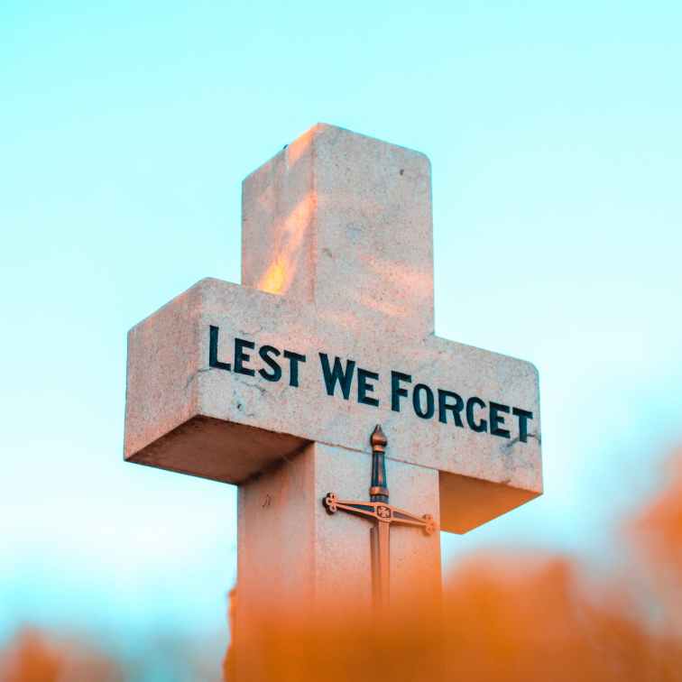 lest we forget cross